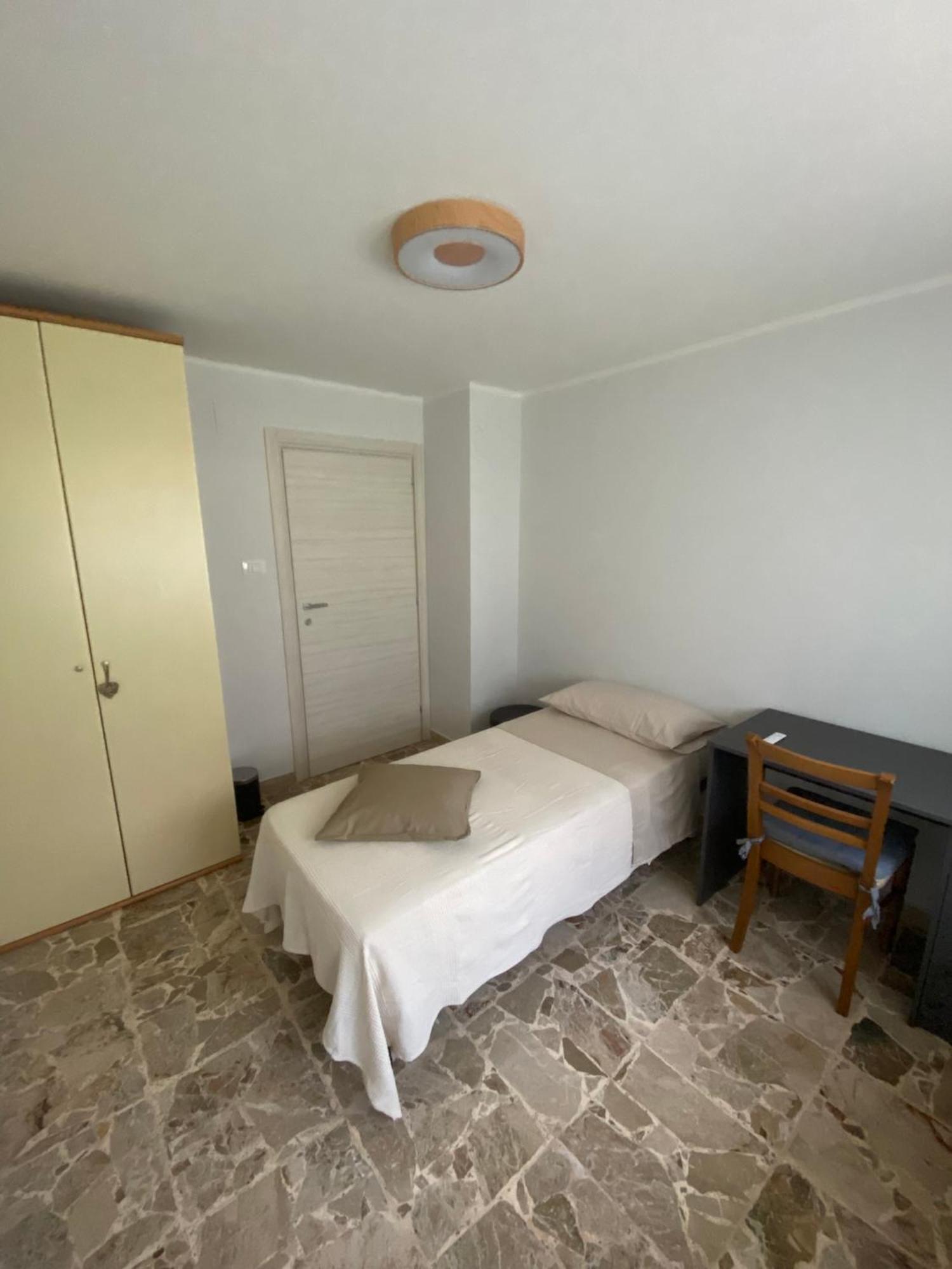 Direttamente Sul Lungomare Appartement Pescara Buitenkant foto
