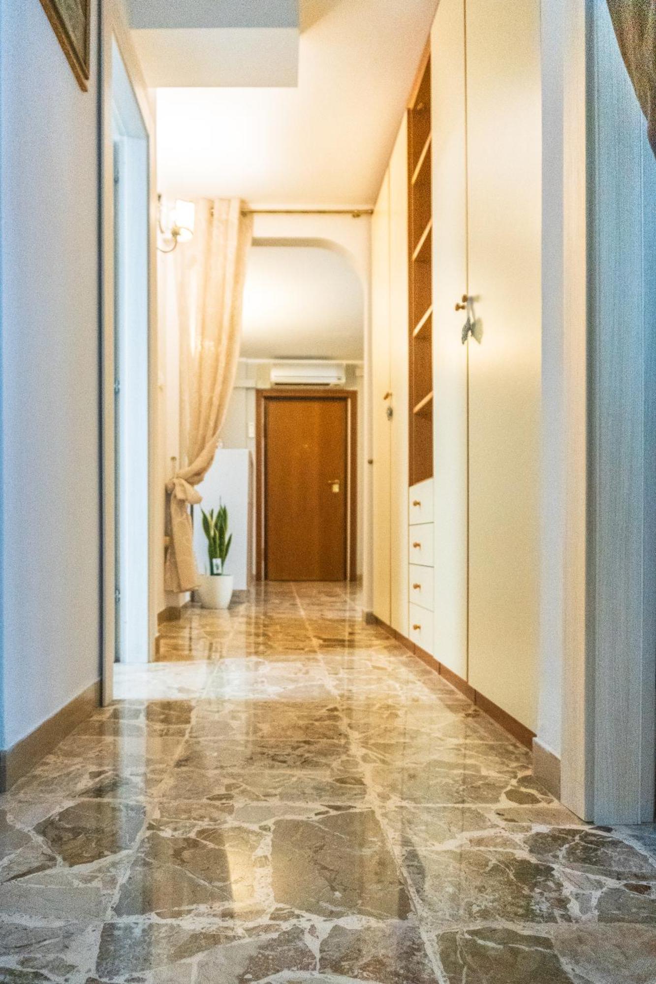 Direttamente Sul Lungomare Appartement Pescara Buitenkant foto
